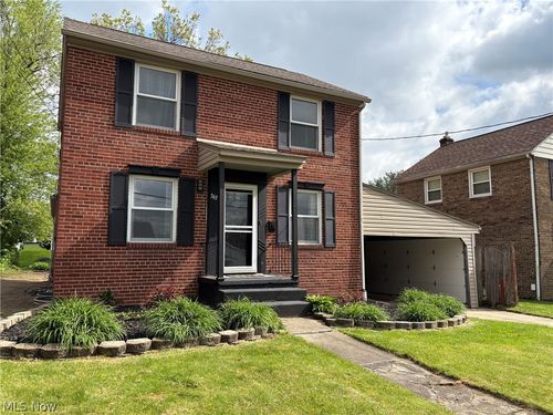 363 E Park Ave, Barberton, OH, 44203-3312 | Card Image