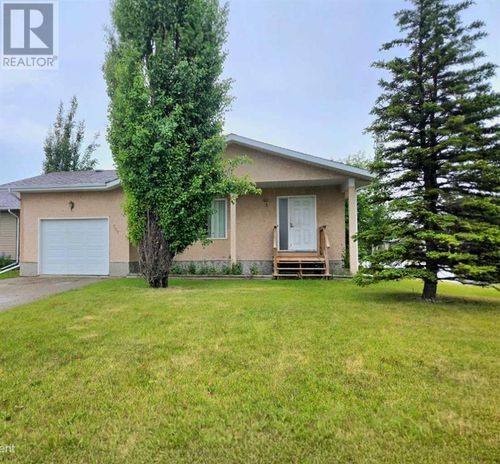 207 Silverthorn Close, Olds, AB, T4H1B2 | Card Image