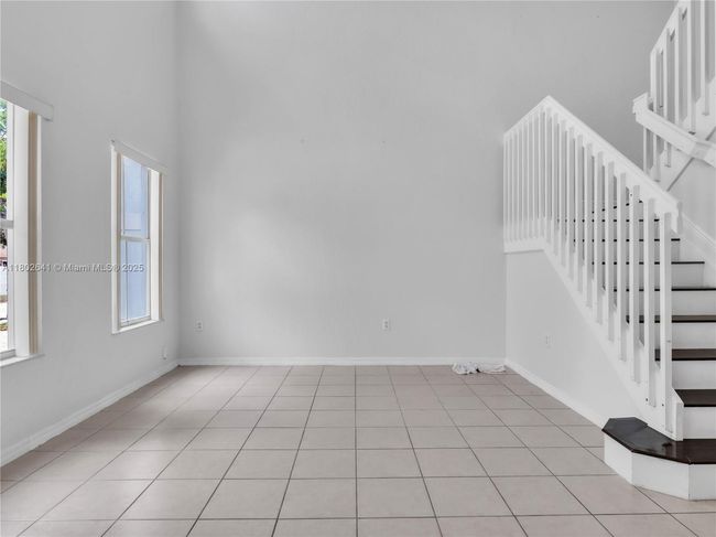 16628 Sw 47 Th Ter, Townhouse with 3 bedrooms, 3 bathrooms and null parking in Miami FL | Image 5
