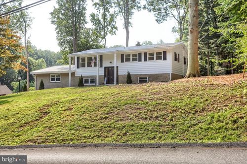 560 Hill Church Rd, HUMMELSTOWN, PA, 17036-9711 | Card Image
