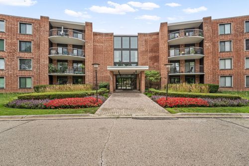 402-a-1505 E Central Rd, Arlington Heights, IL, 60005-3331 | Card Image
