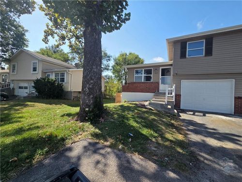 909 N Jan Mar St, Olathe, KS, 66061-7008 | Card Image