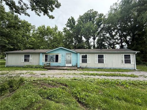 18505 E Truman Rd, Independence, MO, 64056-2346 | Card Image
