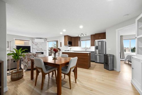 8429-304 Mackenzie Way Sw, Airdrie, AB, T4B3H8 | Card Image