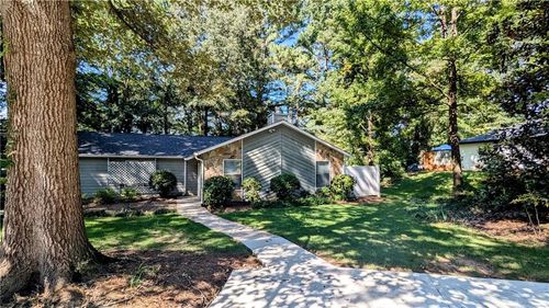 b-1050 Mathews Ct Se, SMYRNA, GA, 30080-3672 | Card Image