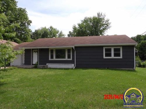 733 E 9th Ave, Emporia, KS, 66801-3133 | Card Image