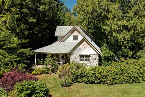 5487 Brooks Rd, Halfmoon Bay, BC, V7Z1G1 | Card Image