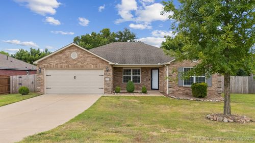 2601 Glendale St, Broken Arrow, OK, 74011-6225 | Card Image