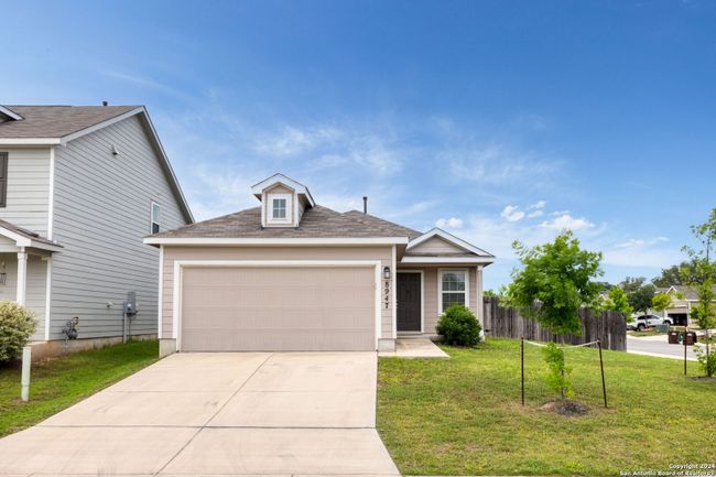 8947 Lamus Wheel, House other with 3 bedrooms, 2 bathrooms and null parking in San Antonio TX | Image 1