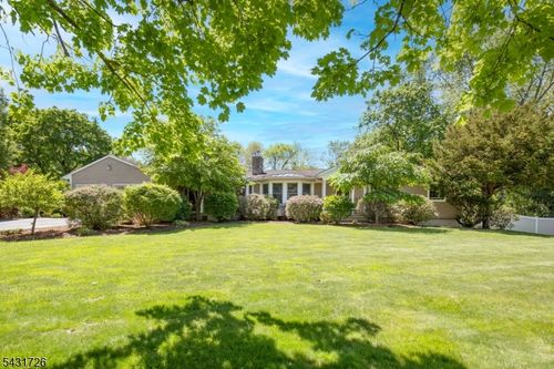 58 Elizabeth St, Basking Ridge, NJ, 07920-2706 | Card Image