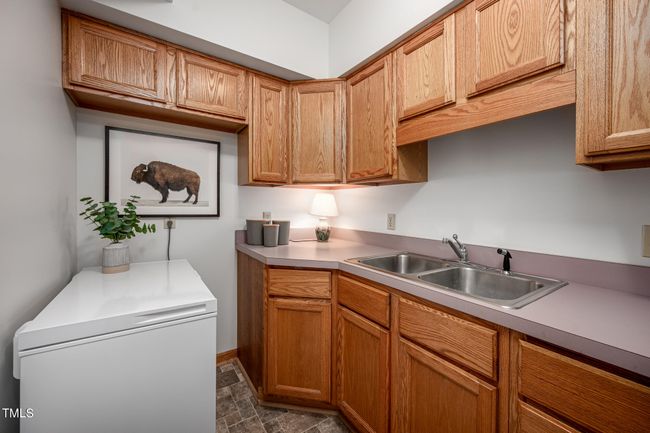 Lower Level Kitchenette 02 | Image 33