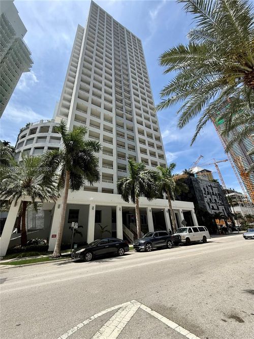 1205-170 Se 14th St, Miami, FL, 33131-3334 | Card Image