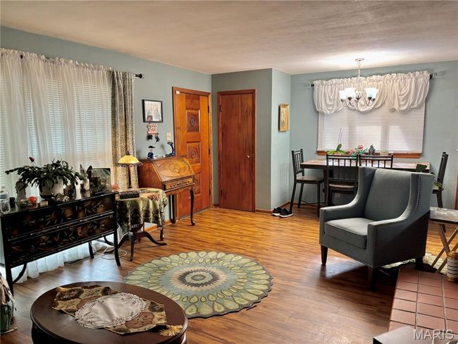 5661 Humbert Rd, House other with 2 bedrooms, 2 bathrooms and 2 parking in Alton IL | Image 5