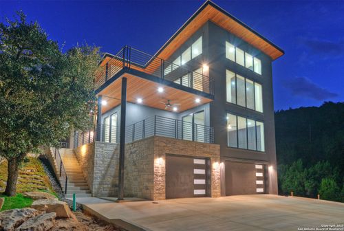 585 Highland Terrace Dr, Canyon Lake, TX, 78133-6388 | Card Image