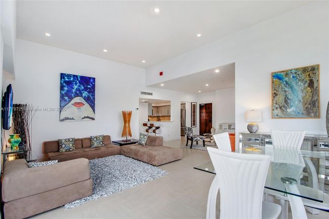APT-1540S - 1500 Bay Rd, Condo with 1 bedrooms, 2 bathrooms and null parking in Miami Beach FL | Image 5