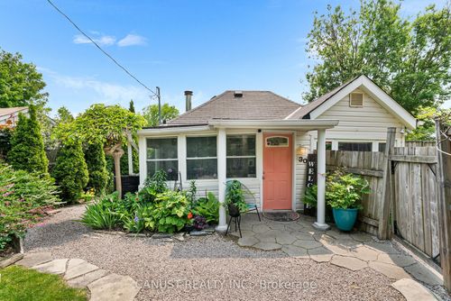 30 Parkhill Dr, Stouffville, ON, L4A2G1 | Card Image