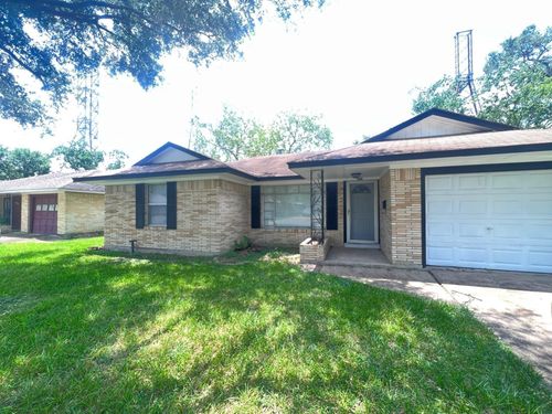 3035 Guese Rd, Houston, TX, 77018-7206 | Card Image