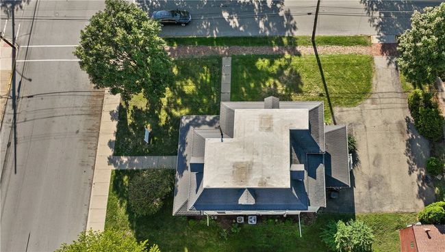 Spacious Corner lot with 6 off-street parking spaces | Image 38