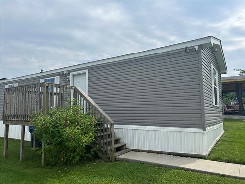 544 Renee Cir, Mount Pleasant, PA, 15666-2136 | Card Image