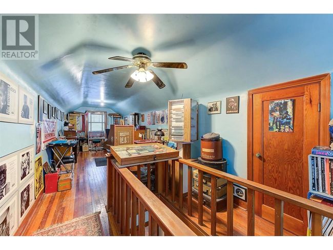866 Dehart Ave, House other with 3 bedrooms, 1 bathrooms and 2 parking in Kelowna BC | Image 14