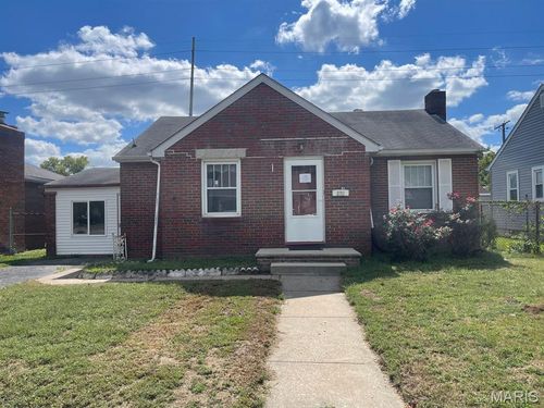 810 Halloran Ave, Wood River, IL, 62095-1737 | Card Image