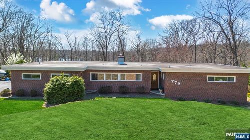 779 Berdan Ave, Wayne, NJ, 07470-2028 | Card Image