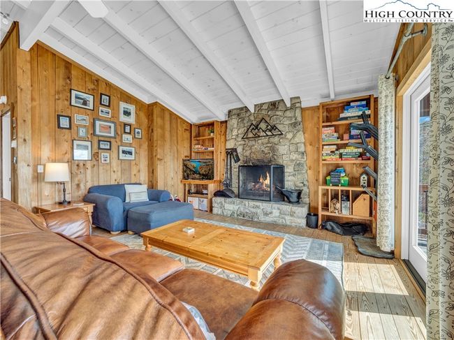 222 Grassy Gap Loop Rd, House other with 3 bedrooms, 3 bathrooms and null parking in Beech Mountain NC | Image 9