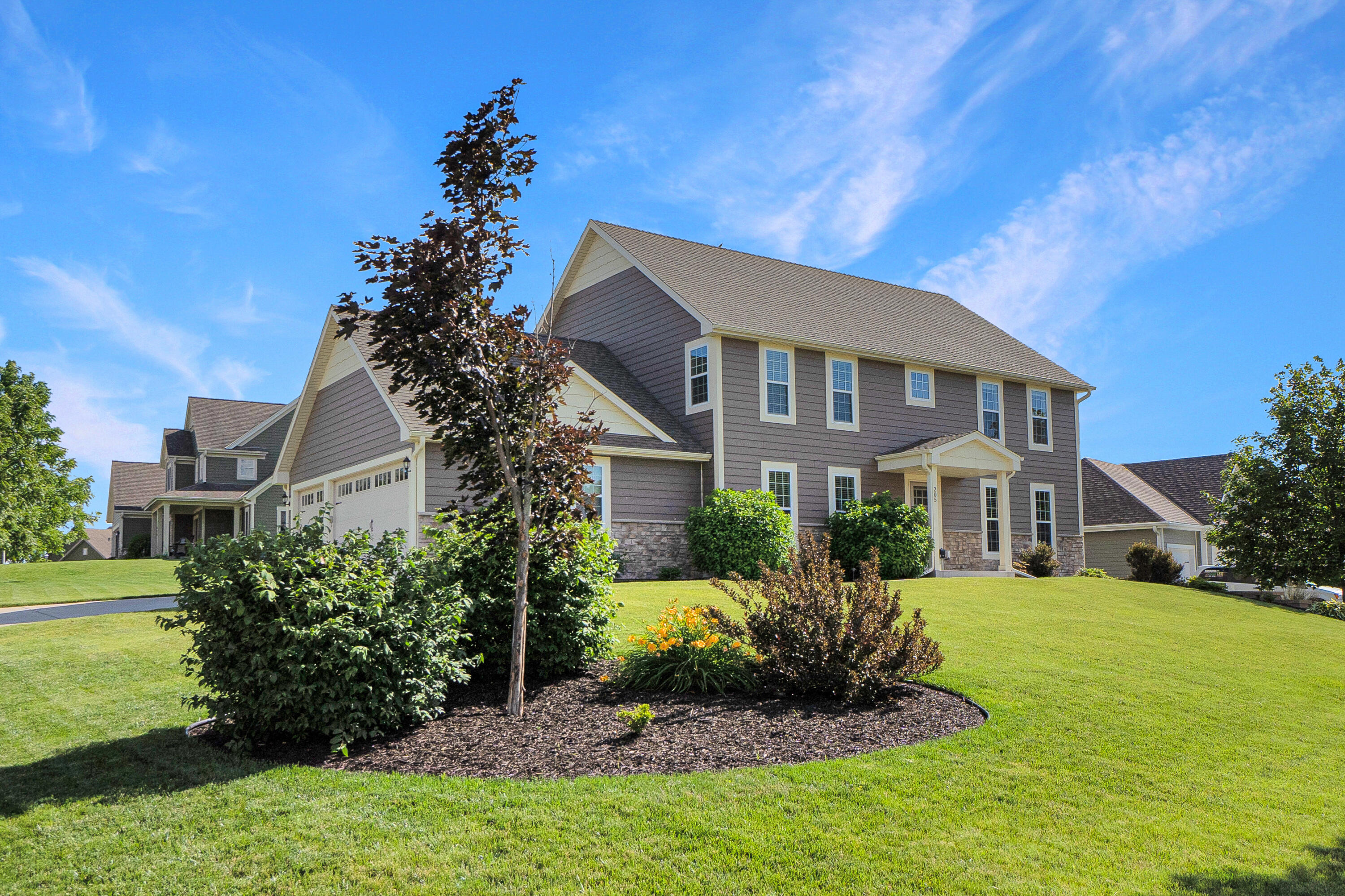 Prairie Song Dr, Waukesha, WI 53188