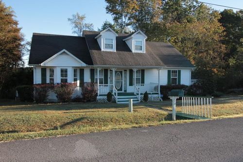 935 Holiday Haven Rd, Smithville, TN, 37166-7308 | Card Image