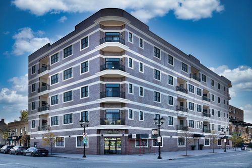 303-105 S Cottage Hill Ave, Elmhurst, IL, 60126-3328 | Card Image