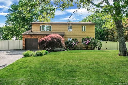 26 Heritage Pl S, Nesconset, NY, 11767-1942 | Card Image