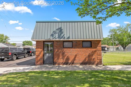 18906 Dix Rd, Melvindale, MI, 48122-1818 | Card Image