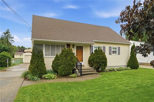 3679 Orchard St, Mogadore, OH, 44260-1121 | Card Image