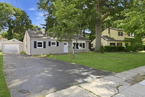 7 Surrey Rd, Massapequa, NY, 11758-5948 | Card Image