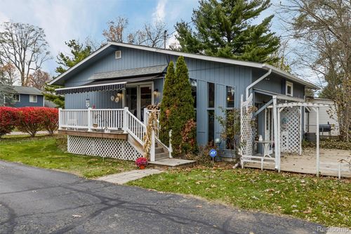 325 Tower Road, White Lake Charter Township, MI, 48386 | Card Image