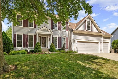508 Nw Ambersham Dr, Lees Summit, MO, 64081-2025 | Card Image