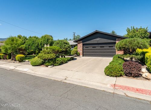 615 Shamrock Ln, Reno, NV, 89509-8102 | Card Image