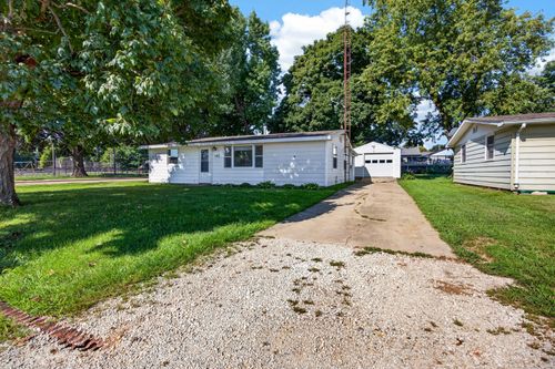 102 N Woodlawn St, Downs, IL, 61736-9354 | Card Image