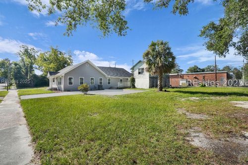 403 Mulberry St W, Hampton, SC, 29924-3247 | Card Image