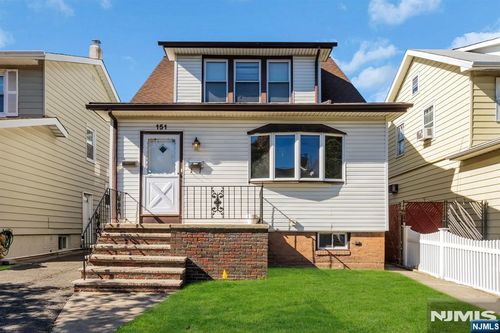151 16th St, Bloomfield, NJ, 07003-5810 | Card Image