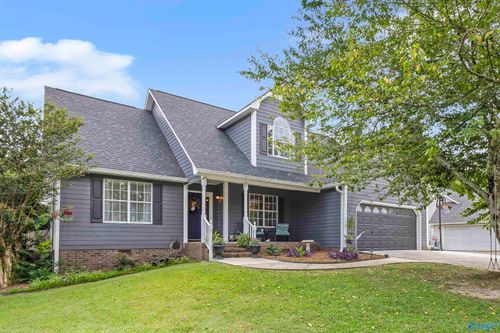 519 Mockingbird Ln, Albertville, AL, 35950-5912 | Card Image