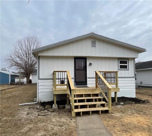 6641 Washington St, Saint Joseph, MO, 64504-1911 | Card Image