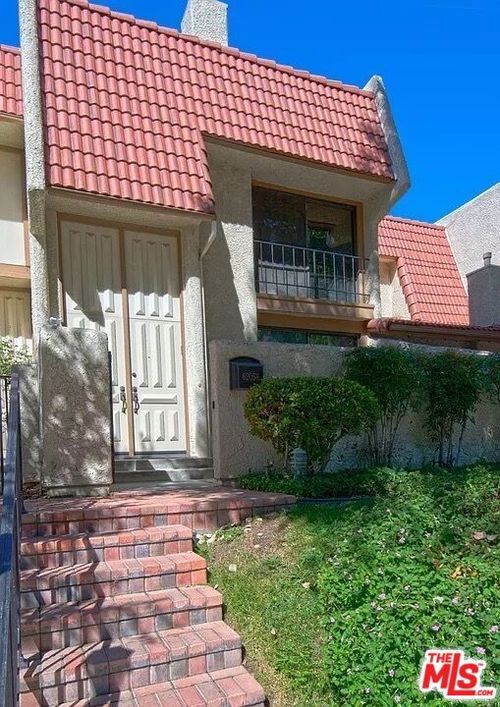6205 1/2 Nita Ave, Woodland Hills, CA, 91367-1853 | Card Image