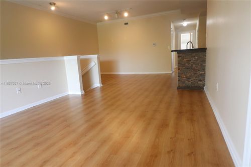 apt-303-5880 W Sample Rd, Coral Springs, FL, 33067-3247 | Card Image