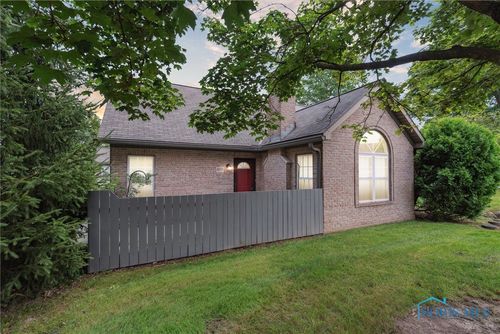 4035 Villas Dr, Stow, OH, 44224-5419 | Card Image