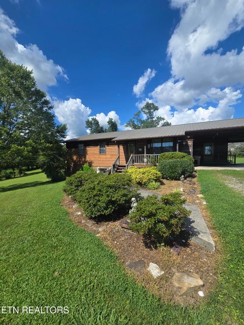 115 Cherry St, Deer Lodge, TN, 37726-1403 | Card Image