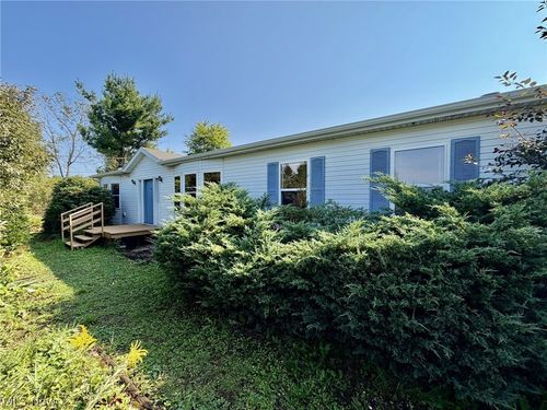 14525 Sperry Rd, Newbury, OH, 44065-9715 | Card Image