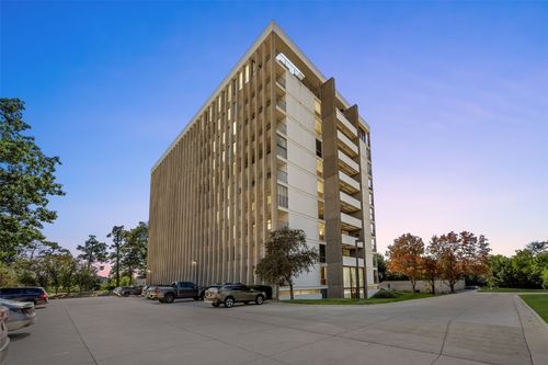 apt-504-2222 1st Ave Ne, Cedar Rapids, IA, 52402-6375 | Card Image