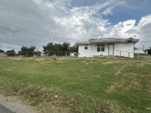 415 E 1st St, Cement, OK, 73017 | Card Image