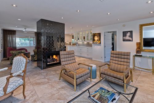 2200 Acacia Rd E, Palm Springs, CA, 92262-3610 | Card Image